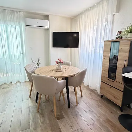 Luxury In Апартаменти *
