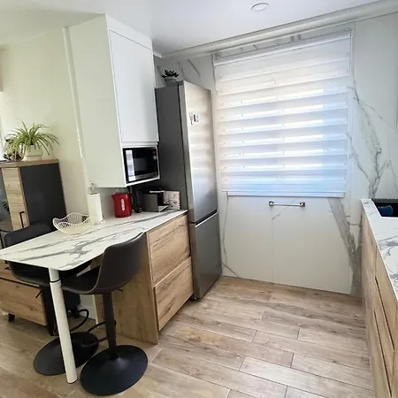 Luxury In Апартаменти